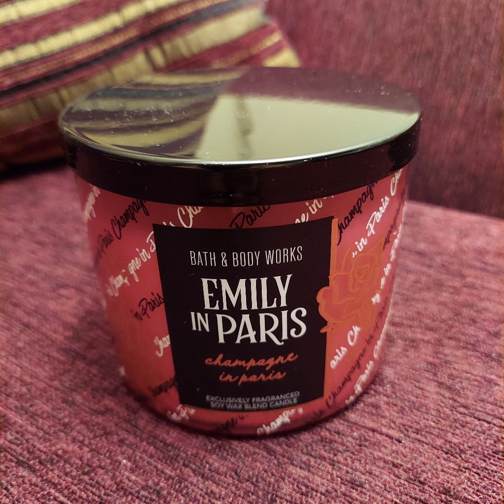 Emily in Paris champagne in Paris candle by bath and body works
